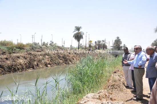  المحافظ يكتشف ارتفاع منسوب المياه داخل المصرف -اليوم السابع -7 -2015