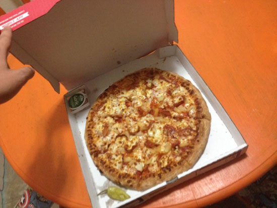 شخص ثالث وصلته البيتزا المجانية  -اليوم السابع -7 -2015