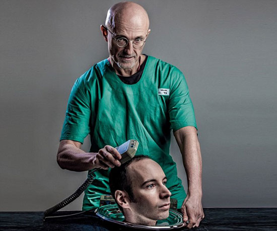 الدكتور كانافيرو فى رسم تصورى لقطع رأس شخص -اليوم السابع -7 -2015