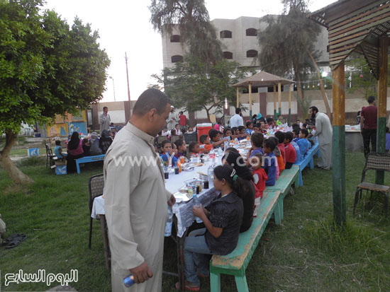 جانب من حفل الافطار الجماعى للاطفال الايتام بالوادى الجديد  -اليوم السابع -7 -2015