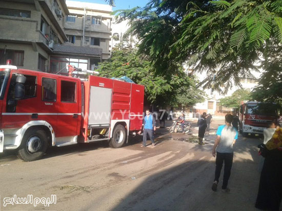 سيارات الإطفاء تحاول السيطرة على الحريق -اليوم السابع -7 -2015