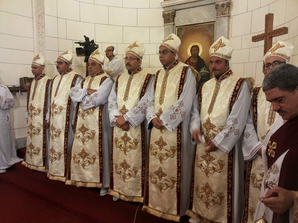 الكهنة الجدد على كنائس الإسكندرية أثناء القداس الإلهى -اليوم السابع -7 -2015