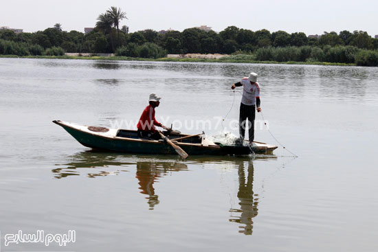 صيد القوارب مسموح به نهارا فقط فى البحيرة بسبب تأمين القناة  -اليوم السابع -7 -2015