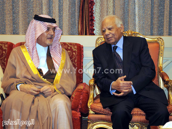 سعود الفيصل و رئيس الوزراء السابق حازم الببلاوى خلال زيارة الأخير للسعودية -اليوم السابع -7 -2015