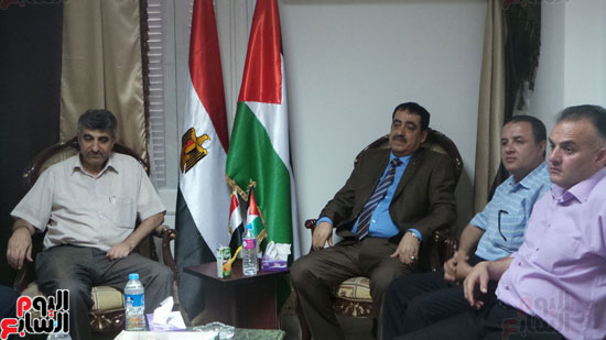 قنصل فلسطين بالإسكندرية يستمع لمشاكل الجالية فى لقاء مفتوح (1)