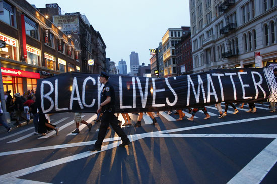 تظاهرة فى نيويورك لليلة الثالثة على التوالى ضد عنف الشرطة (3)