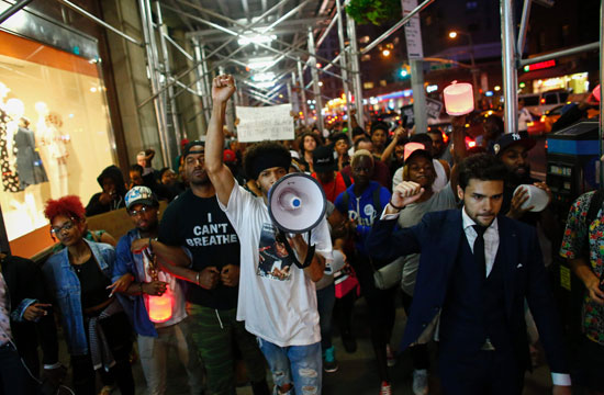 تظاهرة فى نيويورك لليلة الثالثة على التوالى ضد عنف الشرطة (4)