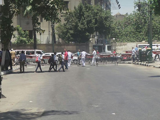 قوات الأمن تغلق شارع عبد الخالق ثروت (2)