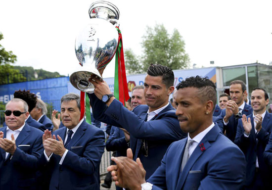 كأس أوروبا يُزين وداع منتخب البرتغال لفرنسا (2)
