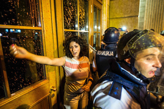 مظاهرات مناهضة للحكومة بالعاصمة المقدونية سكوبيى (11)