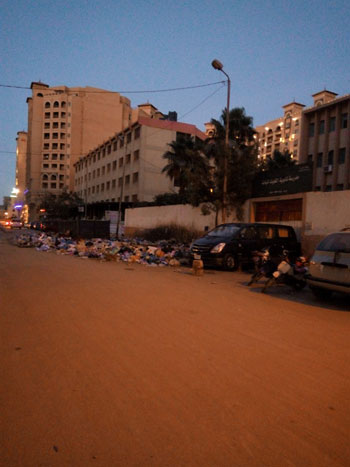 شوارع ميامى بالإسكندرية تمتلئ بالقمامة فى ظل غياب المسئولين (3)