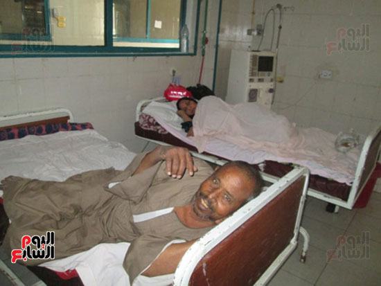 إضراب مرضى الفشل الكلوى بمستشفى كوم أمبو المركزى (7)