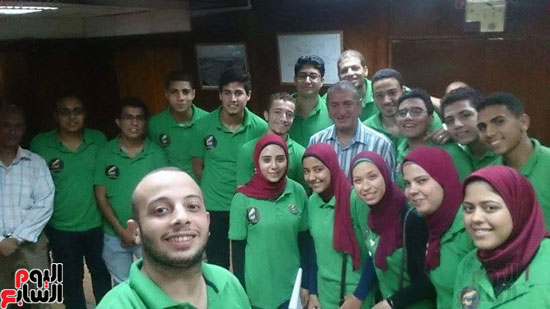 محافظ كفر الشيخ يلتقى فريق ألوان فوه للمشاركة بحملة حلوة يا بلدى (5)