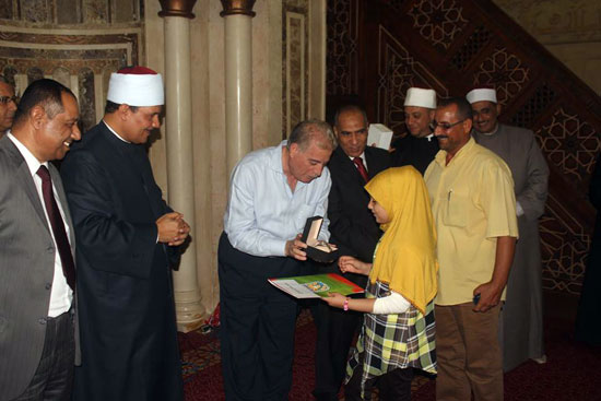 محافظ جنوب سيناء يكرم حفظة القرآن (1)