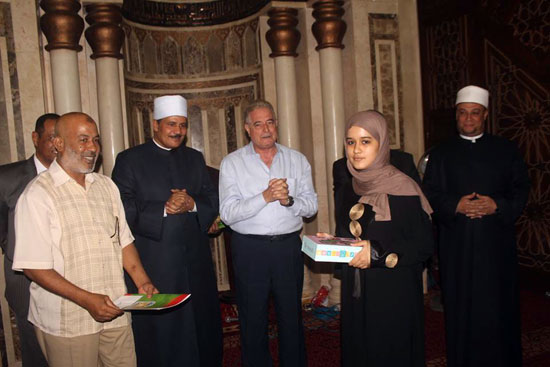 محافظ جنوب سيناء يكرم حفظة القرآن (2)