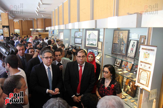 وزير الاثار يفتتح معرض المستحدثات الأثرية (14)