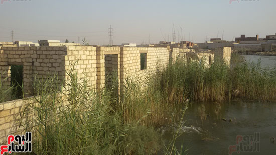 قرية الأمل وعزبة مبارك تغرق فى مياه الصرف الصناعى (4)