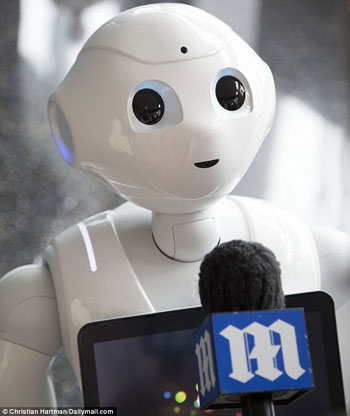 ديلى ميل تجرى أول حوار صحفى مع روبوت فى العالم (1)