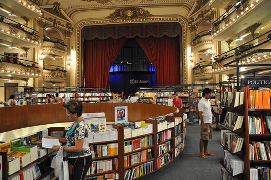 مسرح عمره 100 عام يتحول إلى مكتبة رائعة بمدينة بوينس أيرس فى الأرجنتين (8)