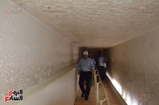 وزير السياحة يزور مقبرة توت عنخ آمون غرب الأقصر (10)