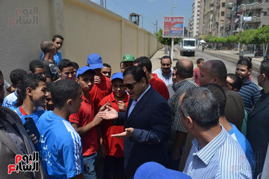 أحمد ضيف صقر محافظ الغربية يشارك بمبادرة حلوة يا بلدى (1)