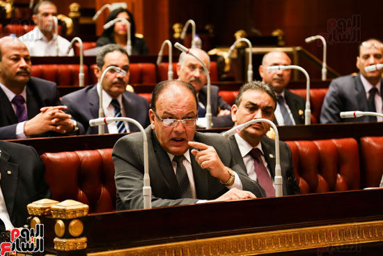 لجنة السياحة بالبرلمان تناقش تقرير الجهاز المركزى بشأن مصر للطيران (2)