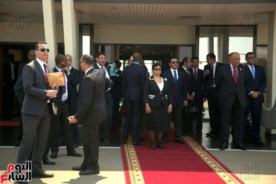 سفيرة مصر برواندا تمنح العاملين بالسفارة إجازة يوما بعد نجاح زيارة السيسي (2)
