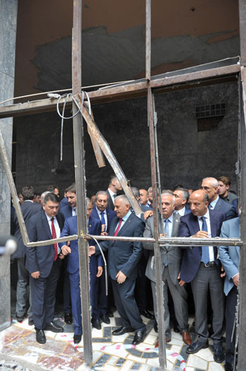 رئيس وزراء، تركيا، أضرار مبنى البرلمان،قصف من الجيش (3)