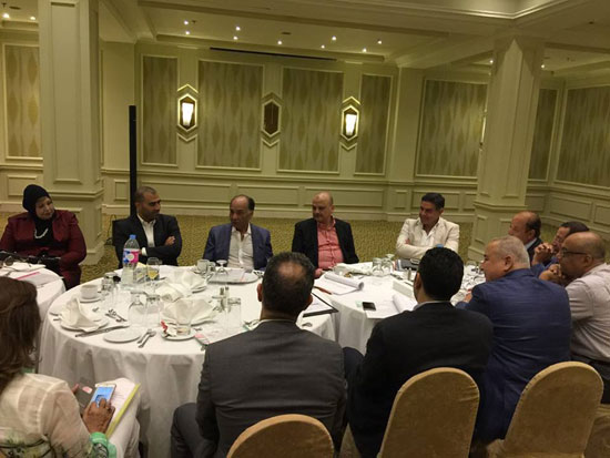  اتحاد المستثمرين محمد فريد خميس خلال اجتماع المستثمرين (1)
