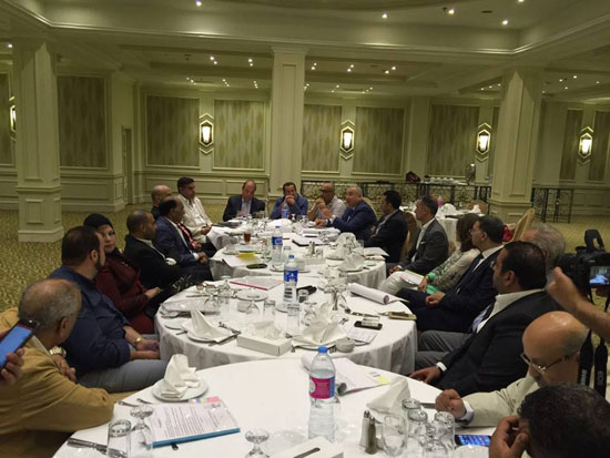  اتحاد المستثمرين محمد فريد خميس خلال اجتماع المستثمرين (3)
