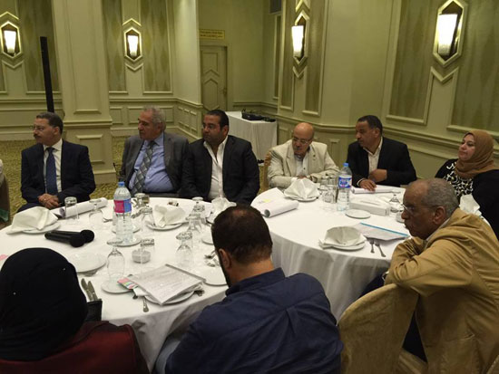  اتحاد المستثمرين محمد فريد خميس خلال اجتماع المستثمرين (5)
