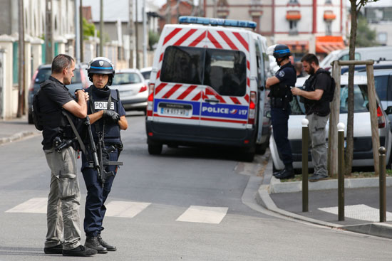 1-(1) الشرطة الفرنسية فرنسا