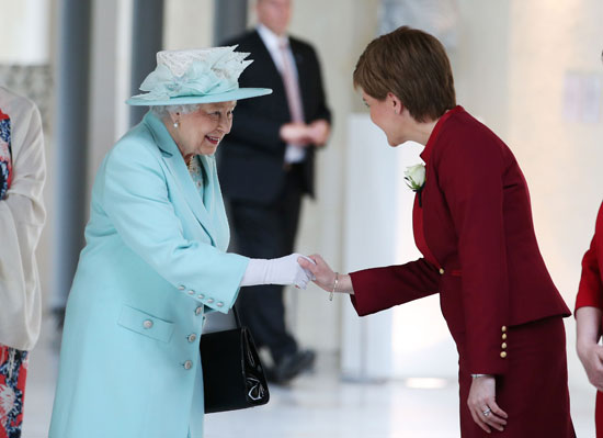 الملكة إليزابيث تفتتح جلسة البرلمان الاسكتلندى (4)