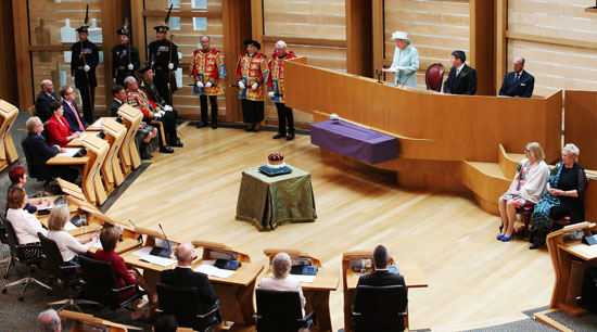 الملكة إليزابيث تفتتح جلسة البرلمان الاسكتلندى (10)
