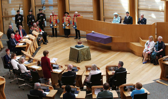 الملكة إليزابيث تفتتح جلسة البرلمان الاسكتلندى (14)