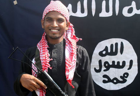 داعش يكشف عن هوية منفذى هجمات بنجلاديش (1)