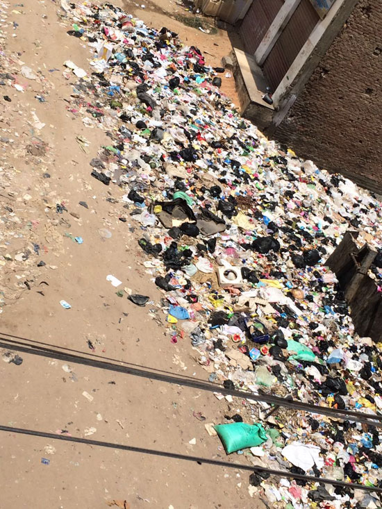 انتشار-القمامة-وسط-المنازل-بقرية-بلبيس-الشرقية-(2)