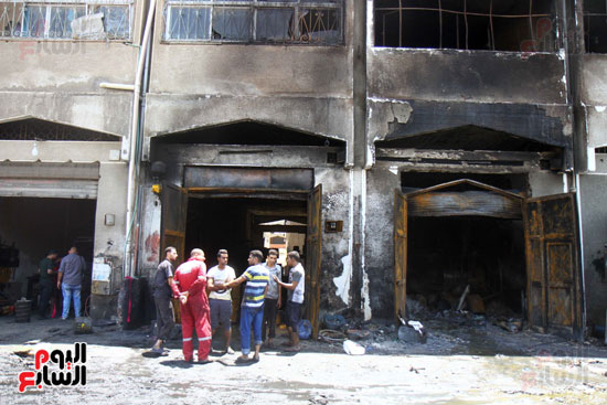 السيطرة على حريق هائل بمصنع بويات بمدينة 6 أكتوبر (8)
