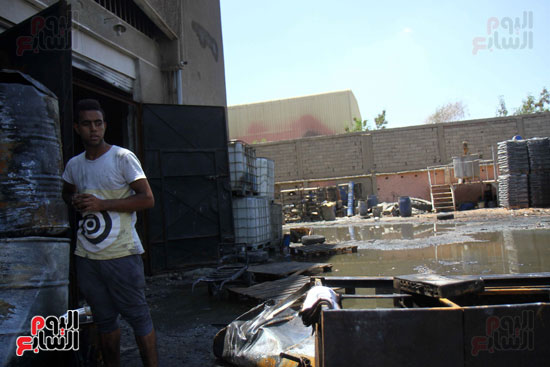 السيطرة على حريق هائل بمصنع بويات بمدينة 6 أكتوبر (30)