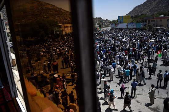1مظاهرات فى أفغانستان احتجاجا على تنفيذ مشروع الطاقة عبر ممر سالانج (8)