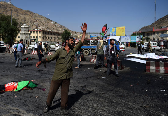 1مقتل أكثر من 50 شخصاً فى تفجير قرب تظاهرة بالعاصمة الأفغانية كابول (2)