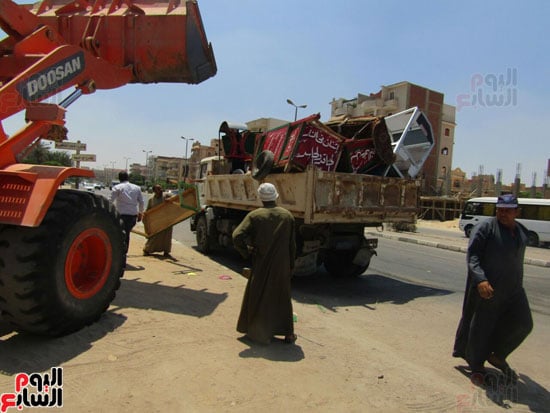 حملة لرفع مخلفات موقف أتوبيس شرق الدلتا فى العاشر من رمضان (3)