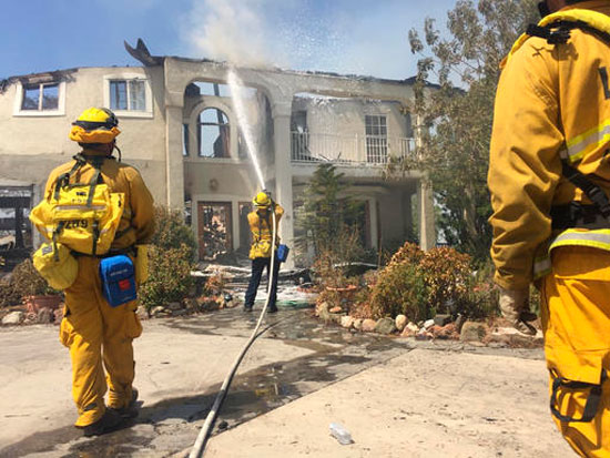 رجال الاطفاء، السيطرة على حريق، حريق لوس انجلوس (1)
