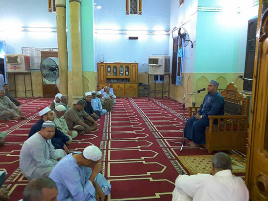 مدير إدارة أوقاف بندر الأقصر يتفقد المساجد بمنطقة الكرنك (1)