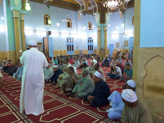 مدير إدارة أوقاف بندر الأقصر يتفقد المساجد بمنطقة الكرنك (4)