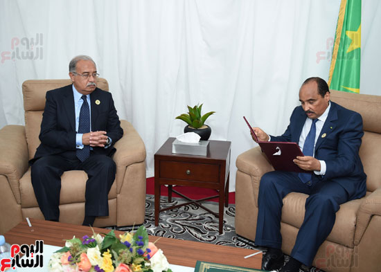 رئيس الوزراء يسلم رسالة للرئيس الموريتانى من السيسى (1)