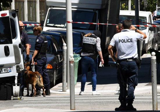 مدينة نورماندى ، حادثا إرهابيا ، داعش ، الشرطة الفرنسية (4)