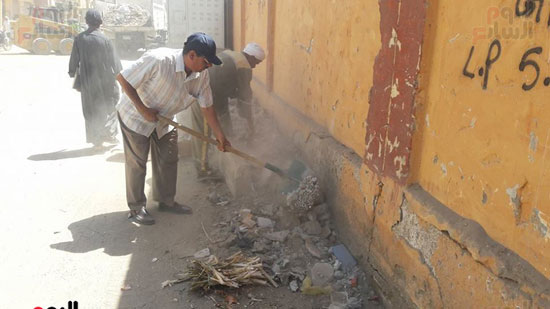 حملة نظافة ورفع قمامة من شوارع مدينة الأقصر (2)