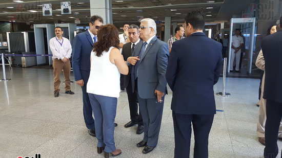 لحظة وصول وفد مجلس العموم البريطاني لمطار شرم الشيخ (13)