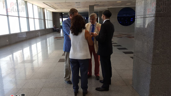 لحظة وصول وفد مجلس العموم البريطاني لمطار شرم الشيخ (17)